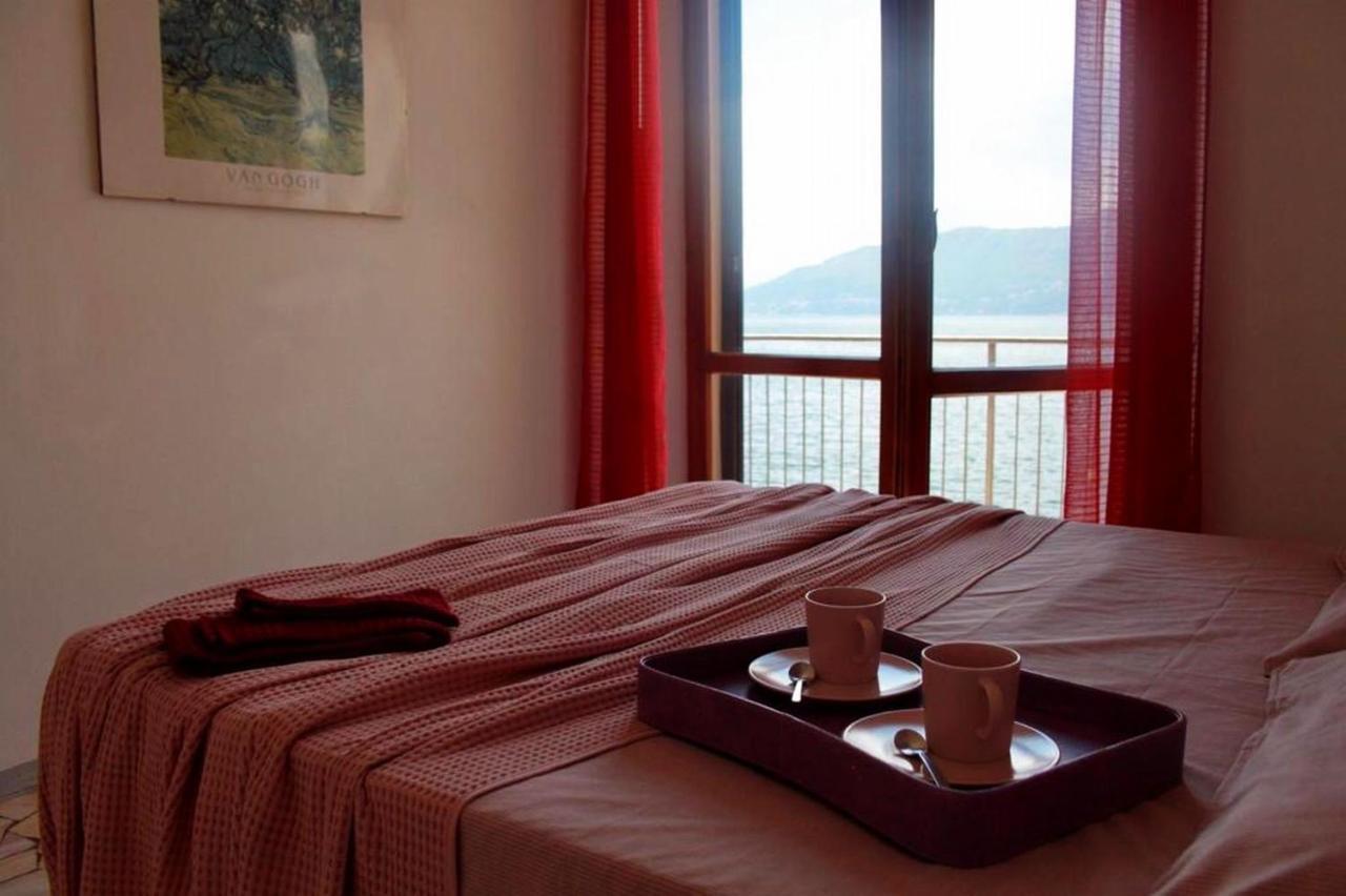Casa Spiaggia Brezzo エクステリア 写真