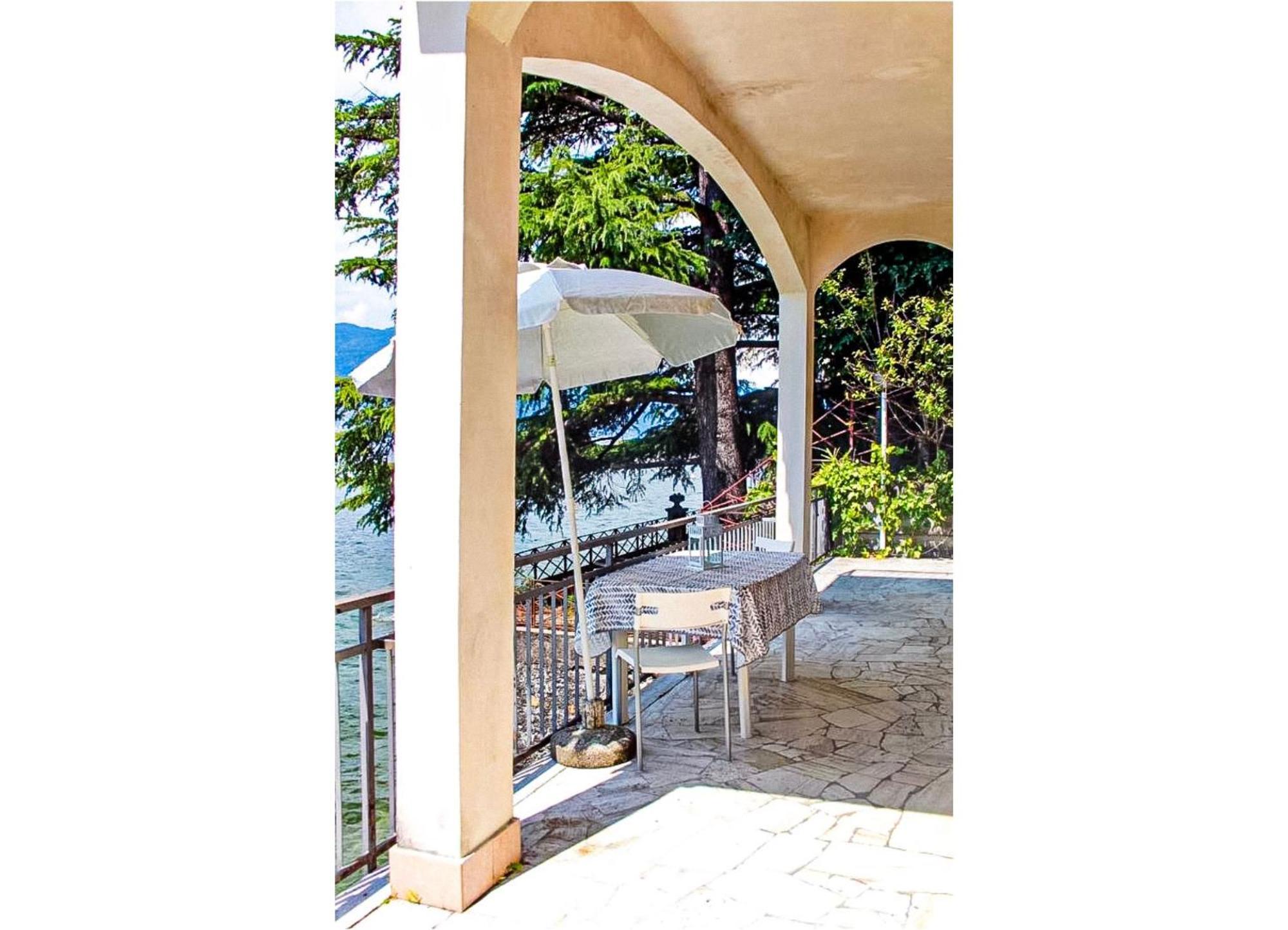 Casa Spiaggia Brezzo エクステリア 写真